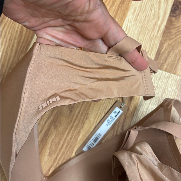 Skims Wireless Form Push Up Plunge Bra size 34 DD - Picture 14 of 15